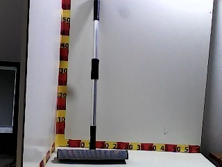 LIMPIA VIDRIO DE GOMA 25.5 CABO ALUMINIO  EXTENSIBLE HASTA 1 MTS JAISPUR (50110/265023)